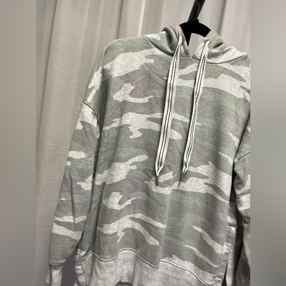 Aerie grey camo oversized hoodie | size medium - Picture 2 of 6